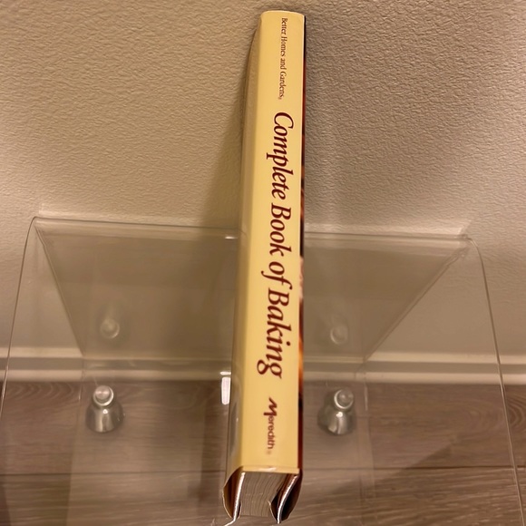 First Edition, 1995 Better Homes and Gardens Complete Book of Baking Hardcover - Picture 3 of 11